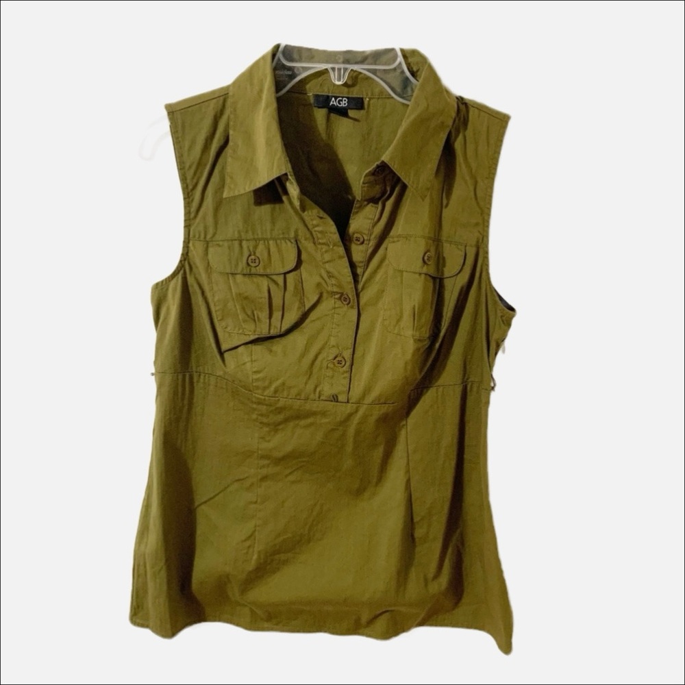 AGB Sleeveless Pointed Collar Partial Button Front Blouse Side Zip Pockets 🫒🟩